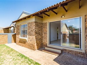 2 Bed Townhouse in Honeydew Manor