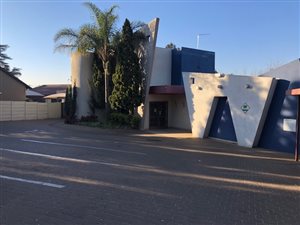 400 m² Office Space in Randhart