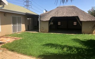 3 Bedroom Cluster in Verwoerdpark