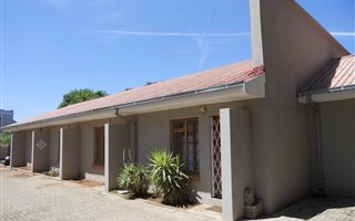 7 Bedroom Cluster in Die Bult