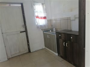 3 Bed House in Elsies River