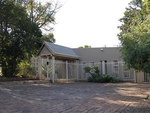 415 m² Office Space in Lynnwood Manor