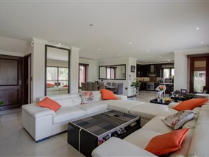 4 Bed House in Bryanston