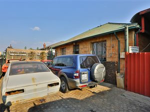 425 m² Commercial space in Roodepoort Central