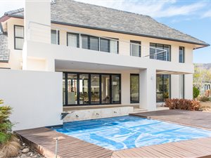 4 Bed House in Pearl Valley On Val De Vie