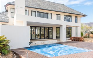 4 Bedroom House in Pearl Valley