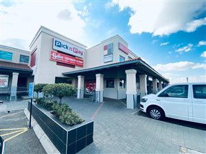 121 m² Commercial space in Die Wilgers