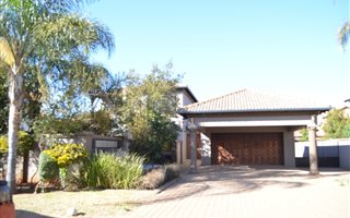3 Bedroom House in Midfield Estate