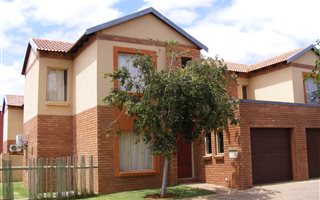 3 Bedroom Duplex in Lephalale (Ellisras)