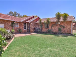 3 Bed House in Country View