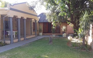 4 Bedroom House in Protea Park