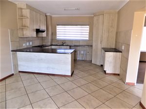 2 Bed Apartment in Florida Glen