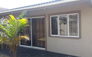 2 Bedroom House in Meerensee