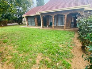 4 Bed House in Riamarpark