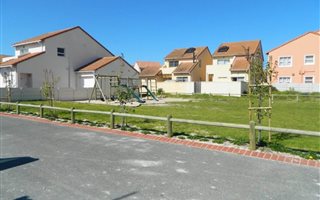 181 m² Land available in Muizenberg