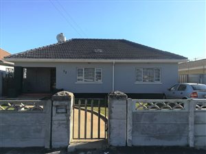 4 Bed House in Goodwood