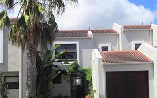 3 Bedroom Townhouse in Hout Bay and surrounds