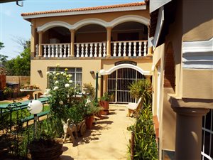 9 Bed House in Rietfontein