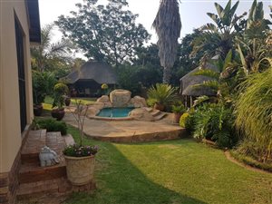 4 Bedroom House in Heuweloord