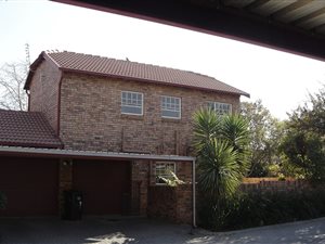 3 Bedroom Townhouse in Honeydew Ridge