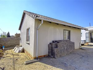 4 Bed House in Cosmo City