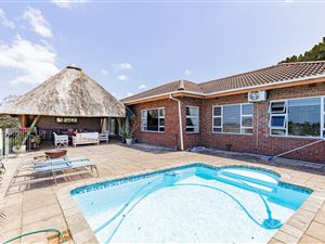 2 ha Smallholding in Izotsha