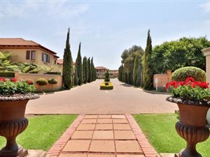 2 Bed Townhouse in Olympus