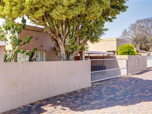 3 Bed Simplex in Strubens Valley
