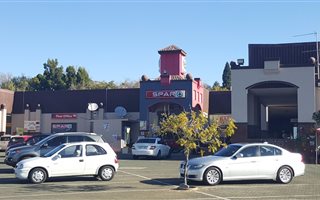 2175 m² Commercial space in Weltevreden Park