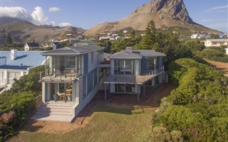 4 Bedroom House in Rooi Els