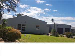 4 Bed House in Langerug