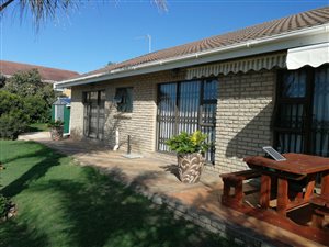 3 Bed House in Hartenbos Heuwels