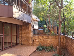2 Bed Townhouse in Muckleneuk
