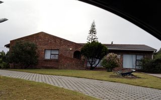 3 Bedroom House in Dana Bay