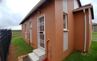 2 Bedroom House in Albertsdal