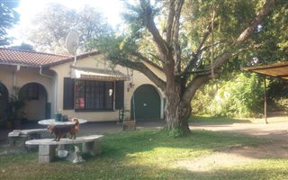 1 Bedroom Garden Cottage in Hillcrest Central