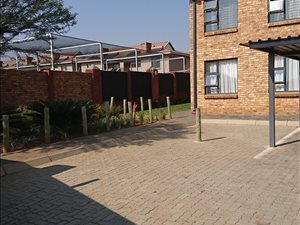 2 Bed Townhouse in Albertsdal