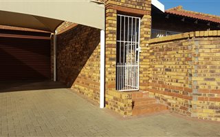 2 Bedroom Townhouse in Hospitaalpark