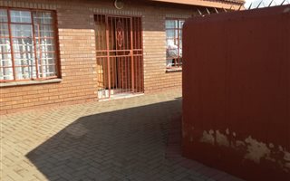 3 Bedroom House in Kookrus