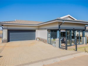 2 Bed House in Zesfontein AH