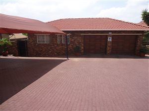 4 Bed House in Florida Hills
