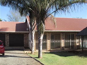 8.7 ha Farm in Kroondal