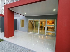 3 Bed Apartment in Kelvin