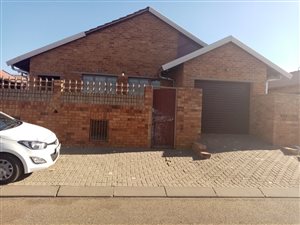 4 Bed House in Tembisa