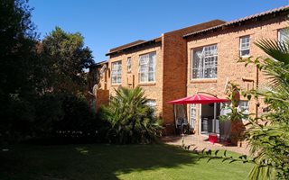 2 Bedroom Apartment in Roodepoort Central