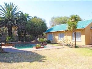 3 Bed House in Brackendowns