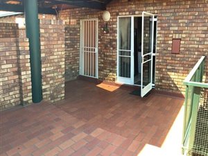 3 Bed Townhouse in Doornpoort and surrounds