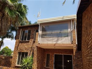 2 Bedroom Townhouse in Doornpoort and surrounds
