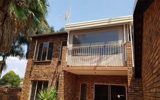 2 Bedroom Townhouse in Doornpoort and surrounds