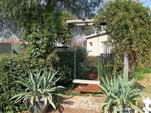 2 Bedroom Garden Cottage in Henley on Klip